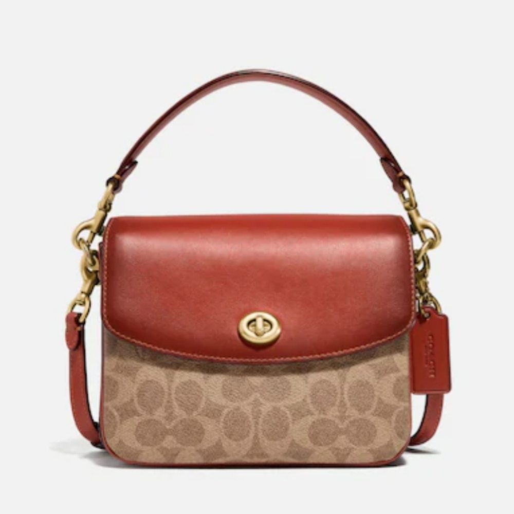 Coach Cassie Crossbody 19 in Signature Canvas